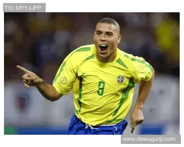 以足球巨星脸为核心探秘绿茵场上力量与荣耀的极致碰撞 以足球巨星脸为核心探秘绿茵场上力量与荣耀的极致碰撞