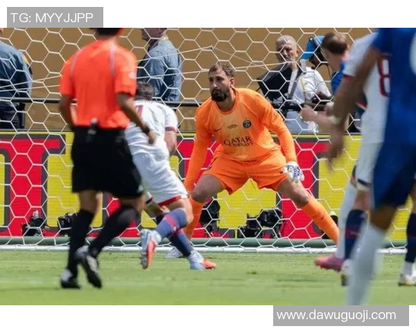 撞人足球球星背后的伤害与争议引发的职业道德与社会责任讨论 撞人足球球星背后的伤害与争议引发的职业道德与社会责任讨论