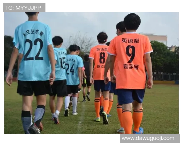 球星闪耀街头足球热潮点燃年轻一代激情舞动绿茵梦想